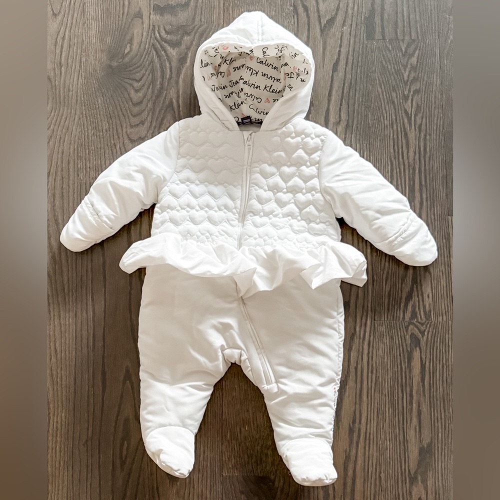 Calvin Klein Baby White Hooded Snowsuit Bunting Peplum Ruffle Zip EUC 6-9 months